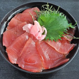 Chirashi tuna don