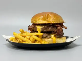 DOUBLE CHEESEBURGER