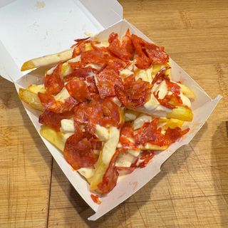 Patatine,salsa cheddar e Ventricina piccante