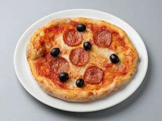 Pizzella salsiccia piccante e olive
