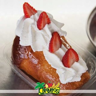 Babà Con Panna e Fragoline