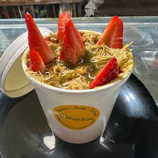 Fragole Con Crema al Pistacchio e Pasta Kataifi