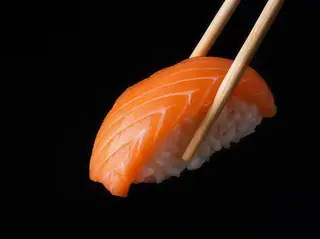29  Nigiri salmone