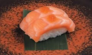 41  Nigiri salmone e avocado