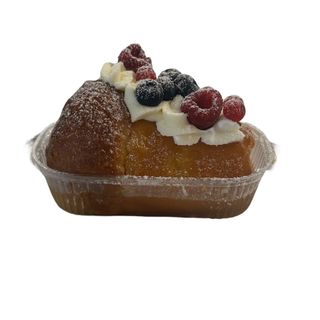 Baba con panna e frutta