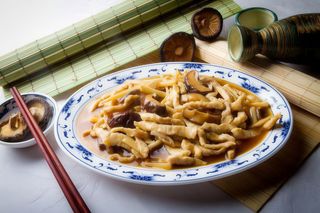 95-Maiale con funghi e bambù