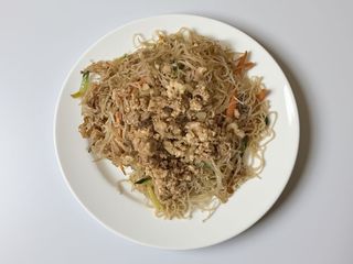 52-Spaghetti di riso saltati con maiale