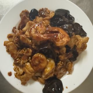 87-Pollo con gamberi e funghi