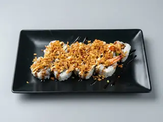 37 Uramaki tempura gambero fritto avocado cipolla - 8 pezzi