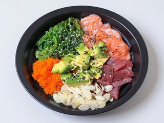 76 Poke misti avocado alghe salmone tonno