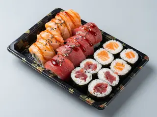 84 Hosomaki 8 pezzi, rainbow roll 8 pezzi