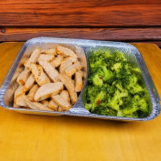 BOX tagliata di pollo e broccoli ripassati