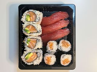 Sushi misto 1a  (11 pezzi)