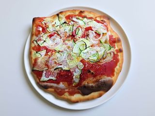 Pizza Tonno, cipolla e zucchine in teglia