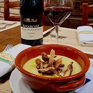 Vellutata di patate con Porcini e cialda di Riso Nero Beppino