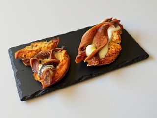 Acciuga del Cantabrico, stracciatella di burrata e limone