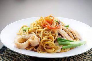 159 Spaghetti di soia con frutti di mare