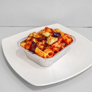 Rigatoni con Salsiccia e Melanzane