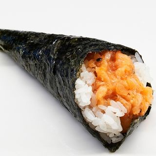 Temaki spicy salmon