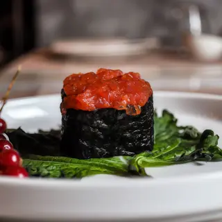 50. Gunkan spicy tonno alghe