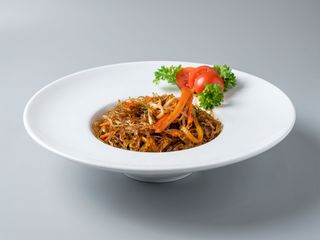 125C. Spaghetti di soia e frutti di mare