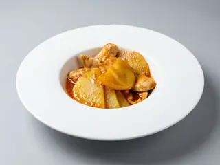 133. Pollo al curry rosso