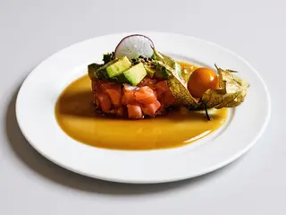 13. Tartare di salmone