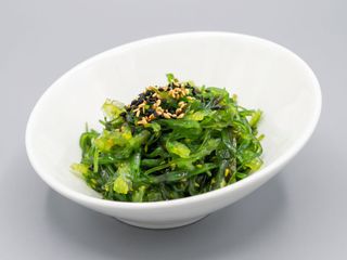 26. Goma wakame