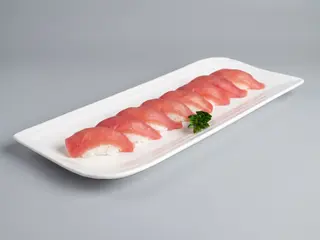 38. Sushi tonno