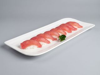 38. Sushi tonno