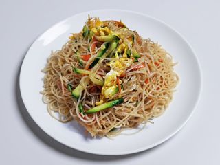 47. Spaghetti di riso con verdure