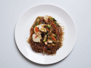 Spaghetti di soia con gamberi
