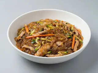 51. Spaghetti di soia con manzo piccante