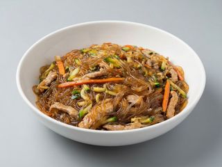 51. Spaghetti di soia con manzo piccante