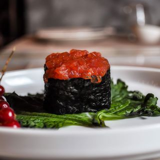 Gunkan spicy tonno con alghe