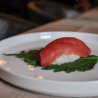 Sushi nigiri maguro