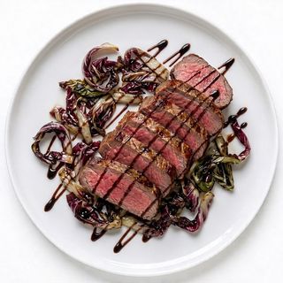 Filetto di manzo con radicchio e aceto balsamico