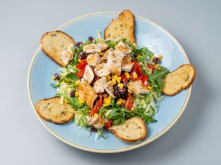 Insalatona con pollo Arrosto
