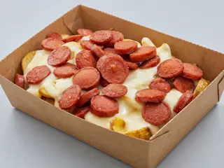 Patate fonduta di Provola e würstel Fritti