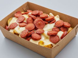 Patate fonduta di Provola e würstel Fritti