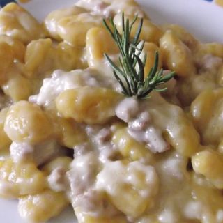 Gnocchi zucca Taleggio e salsiccia