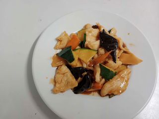 78. Pollo con verdure