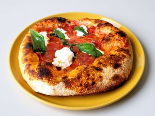 PIZZA REGINA MARGHERITA
