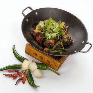 S8 Alette di pollo in padella piccante