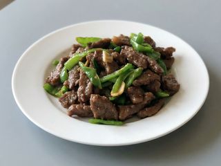 S13 Manzo saltato con peperoncino