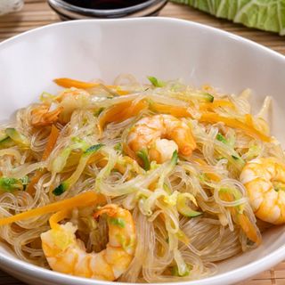 Spaghetti di Soia con Carne e Gamberetti