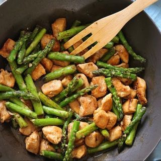 Pollo con Asparagi alla Piastra
