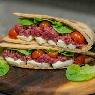 Piadina Carolina con Tartàre di Manzo