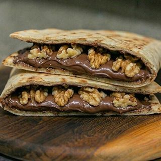 Piadina con Nutella e noci