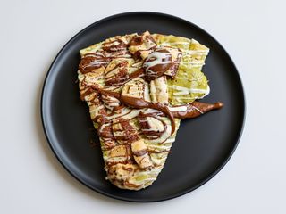 Crepes crema Baci perugina e zucchero a velo